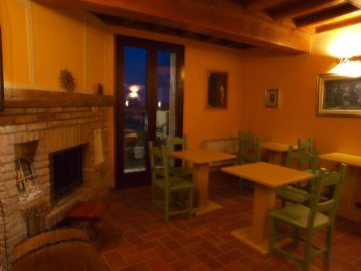 Agriturismo Al Navile Malalbergo Exteriör bild